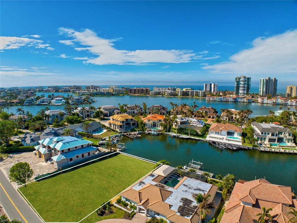 PARK SHORE - Land