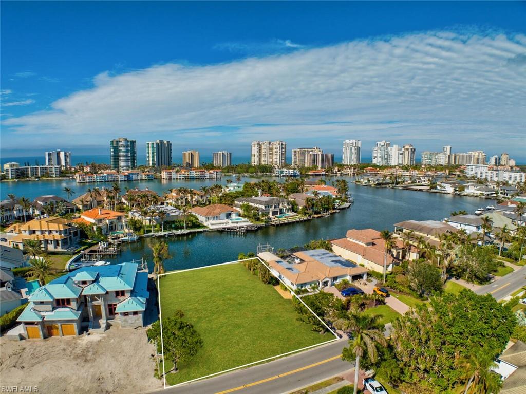 PARK SHORE - Land