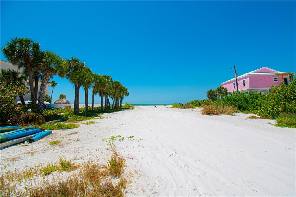 ISLAND SHORES - Land