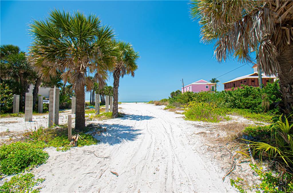 ISLAND SHORES - Land