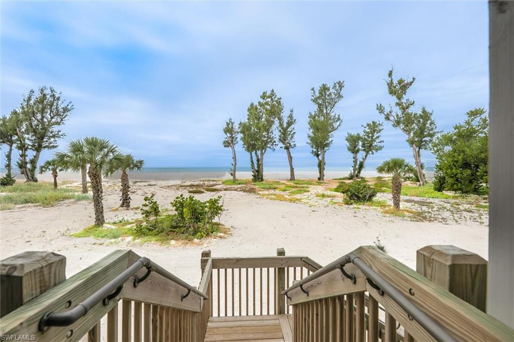 BEACH COTTAGES - Residential