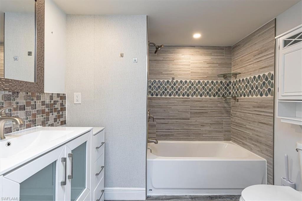 THE ENCLAVE AT NAPLES - Residential