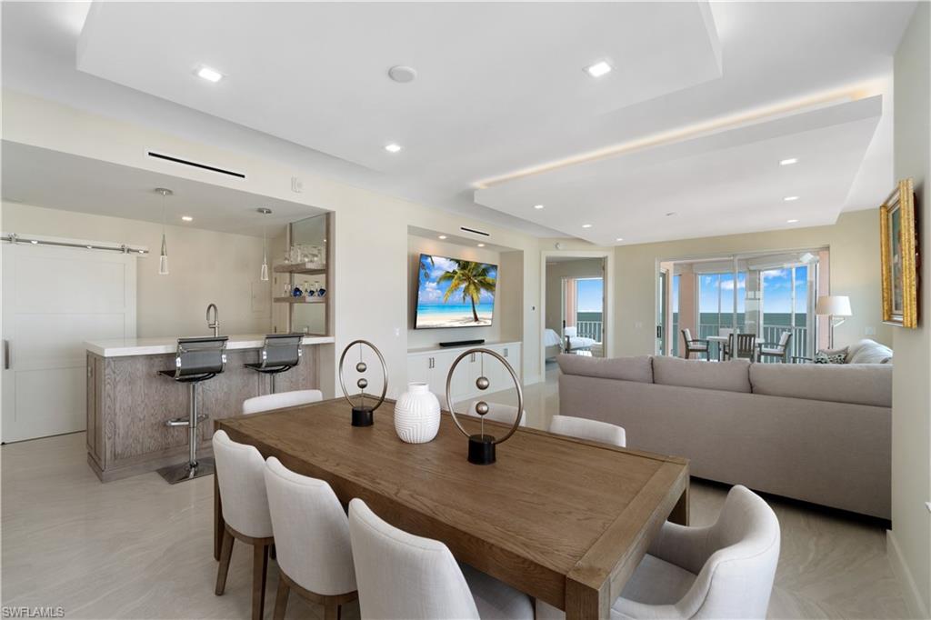BAREFOOT BEACH CLUB - Residential
