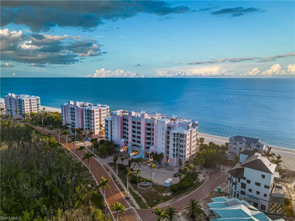 BAREFOOT BEACH CLUB - Residential