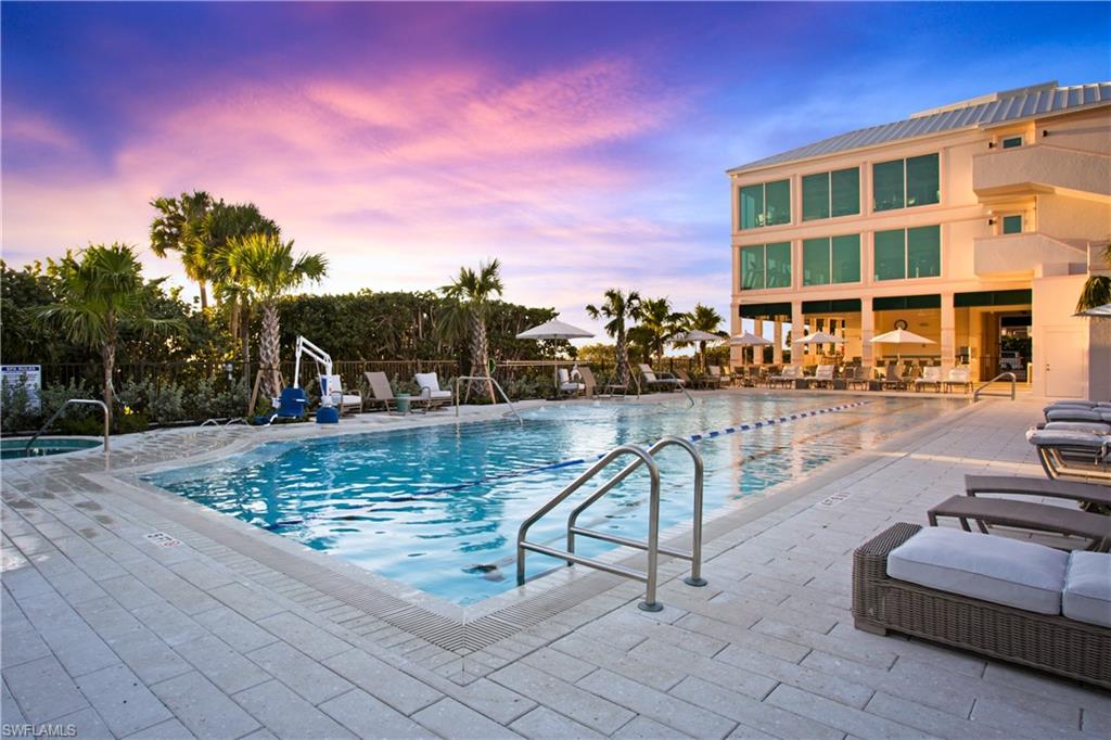 BAREFOOT BEACH CLUB - Residential