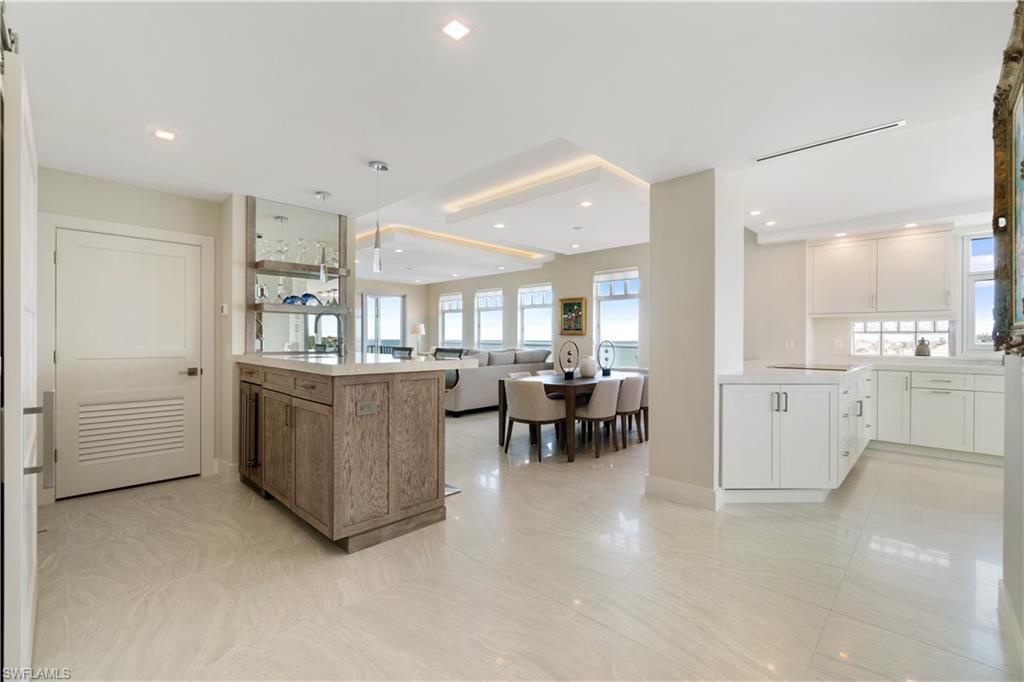 BAREFOOT BEACH CLUB - Residential