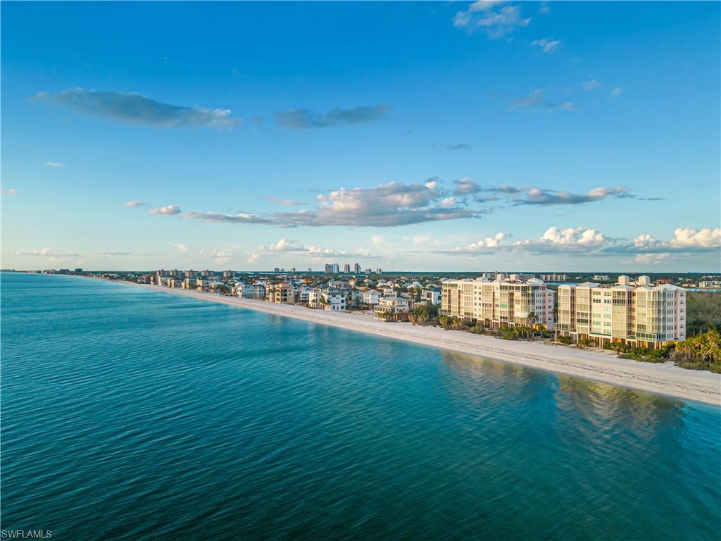 BAREFOOT BEACH CLUB - Residential
