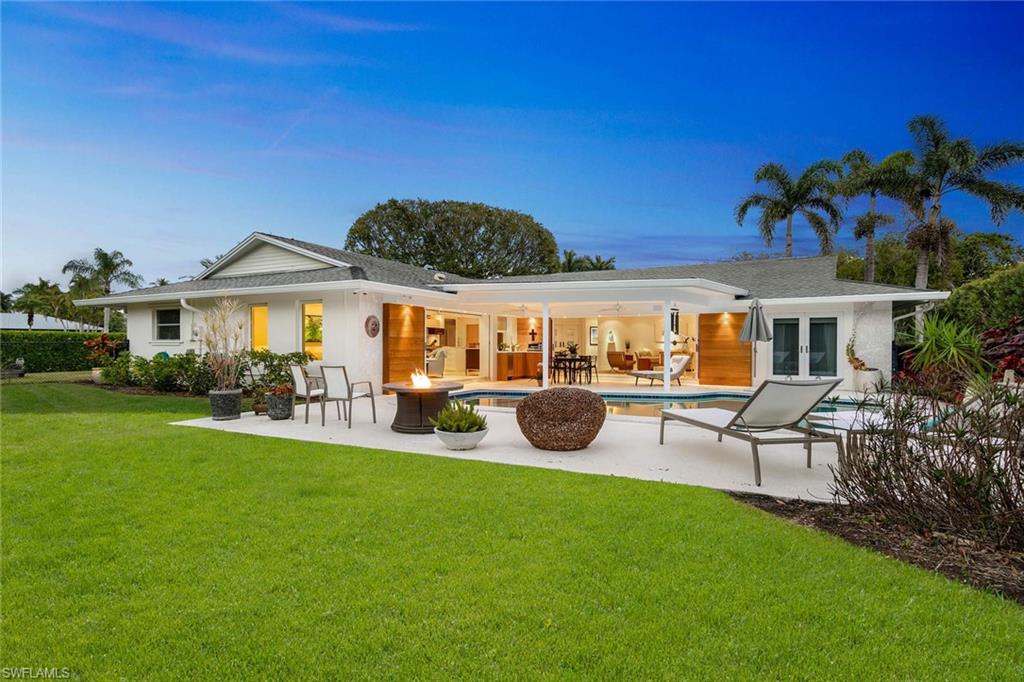 MOORINGS - Residential