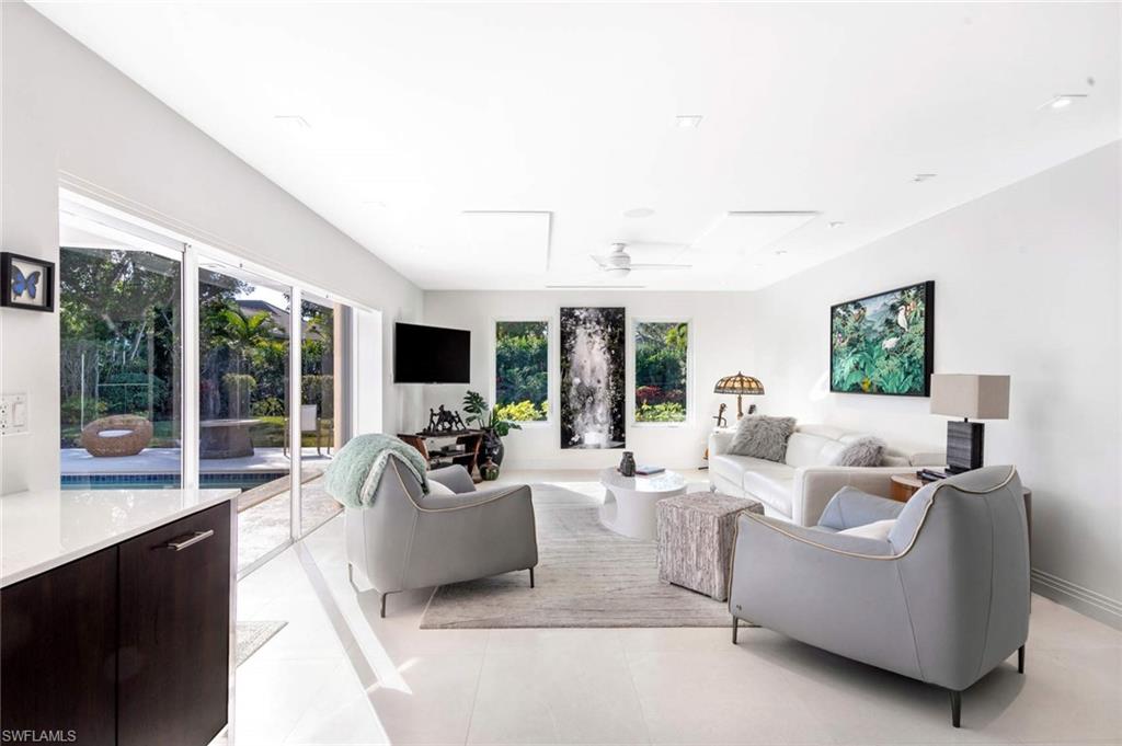 MOORINGS - Residential