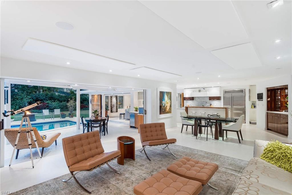 MOORINGS - Residential