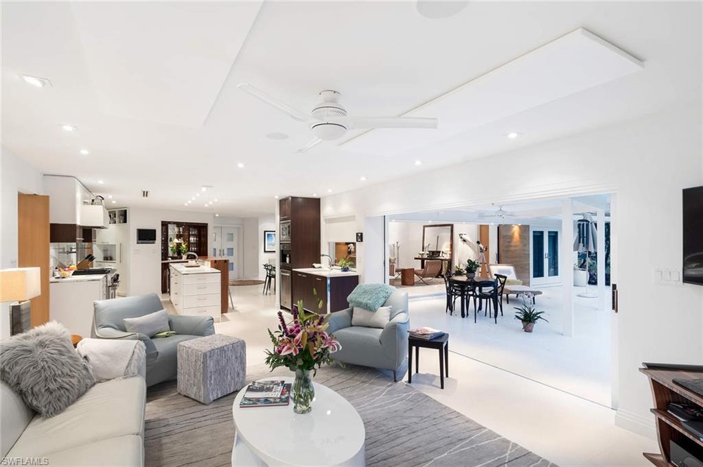 MOORINGS - Residential