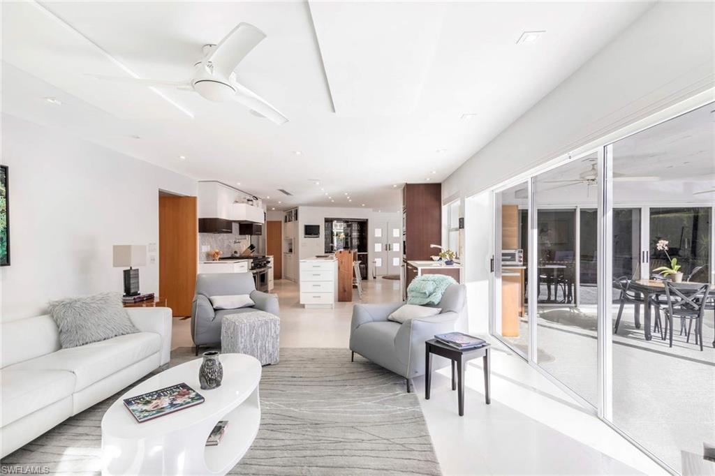 MOORINGS - Residential
