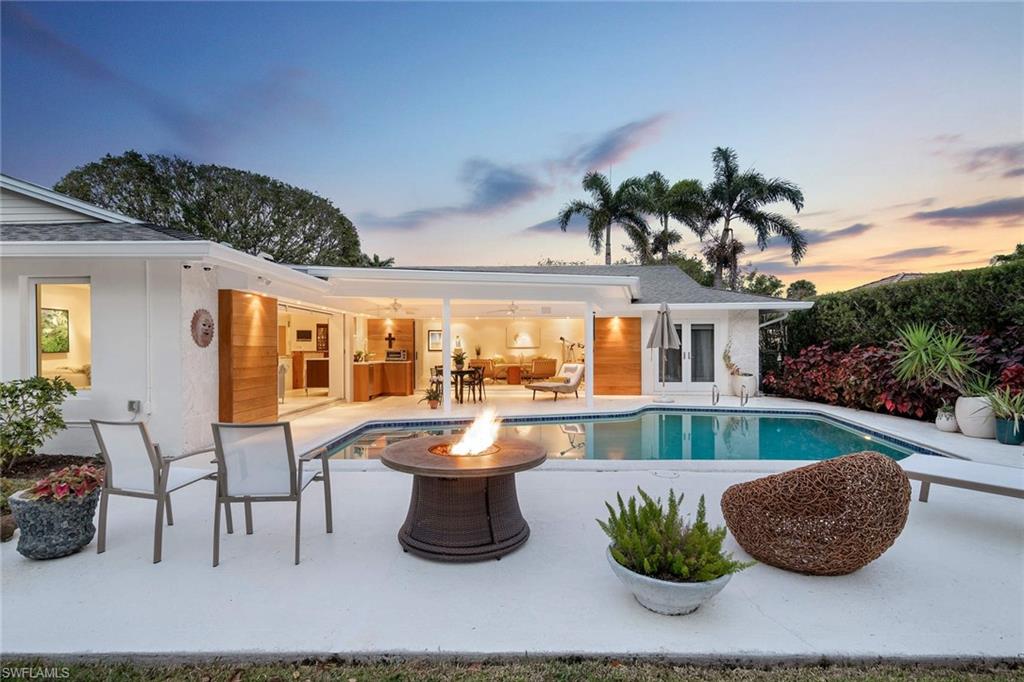 MOORINGS - Residential