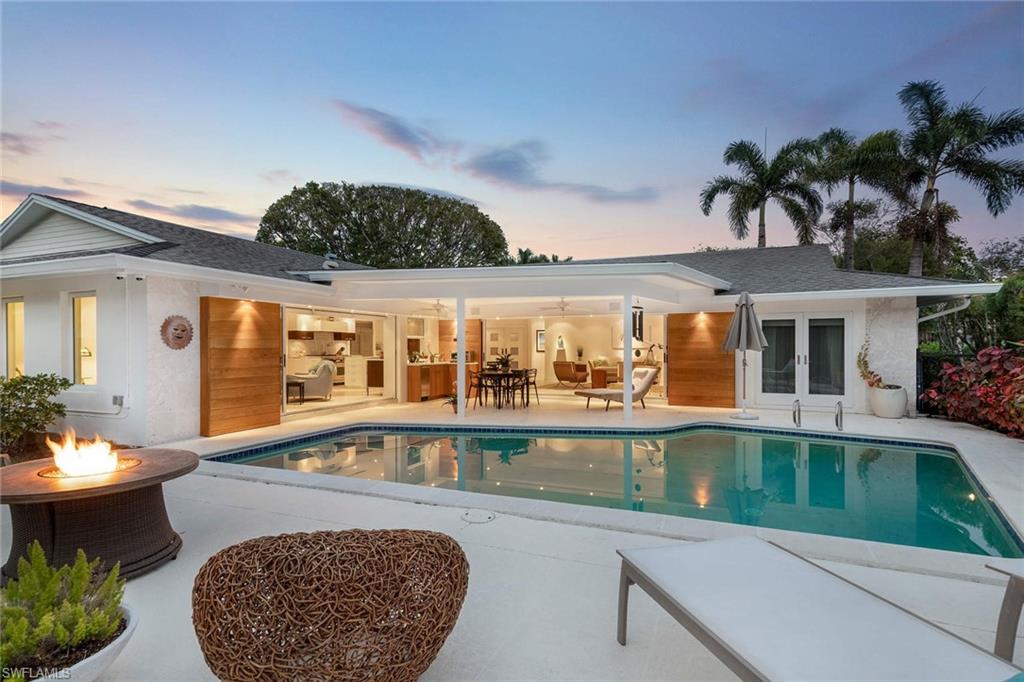 MOORINGS - Residential