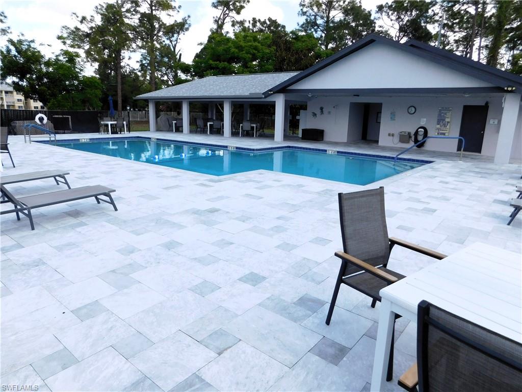 BEACON SQUARE - Residential Lease