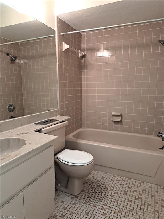 BEACON SQUARE - Residential Lease