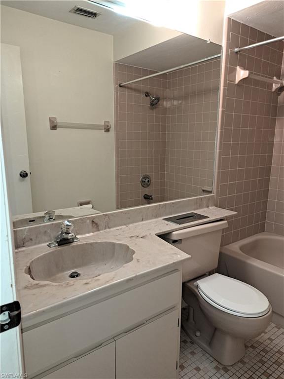 BEACON SQUARE - Residential Lease
