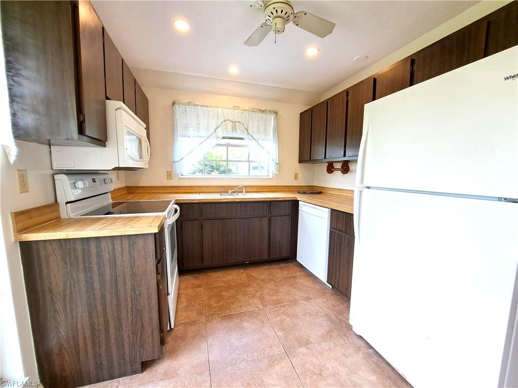 BEACON SQUARE - Residential Lease