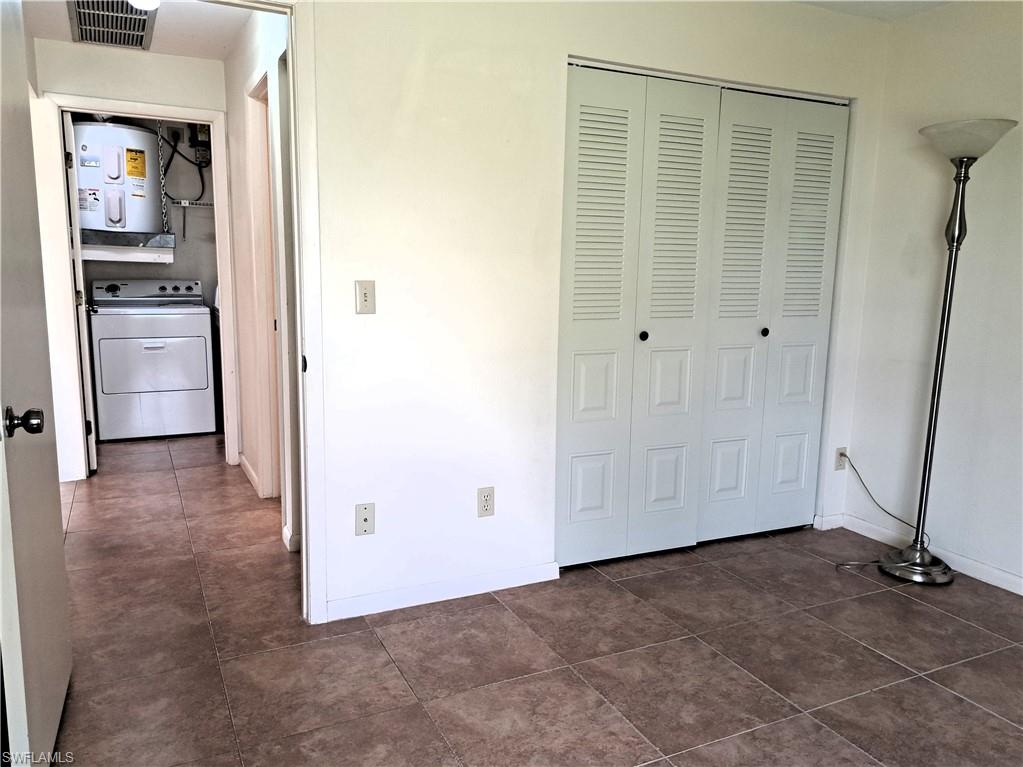 BEACON SQUARE - Residential Lease