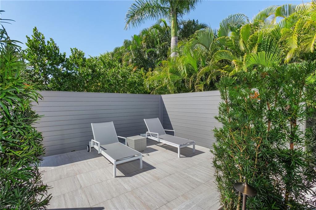 PARK SHORE - Residential