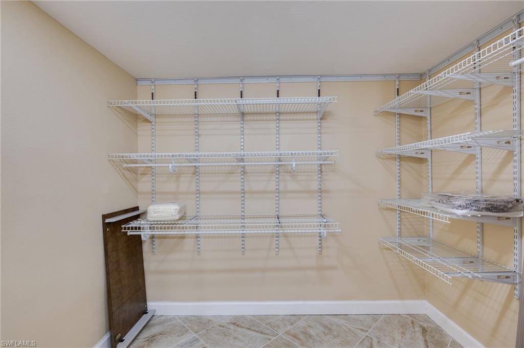 PARKWAY CONDO - Residential
