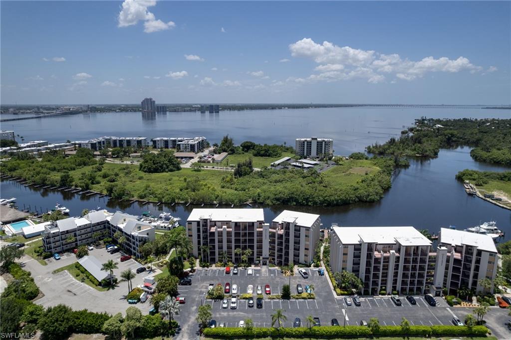 PARKWAY CONDO - Residential