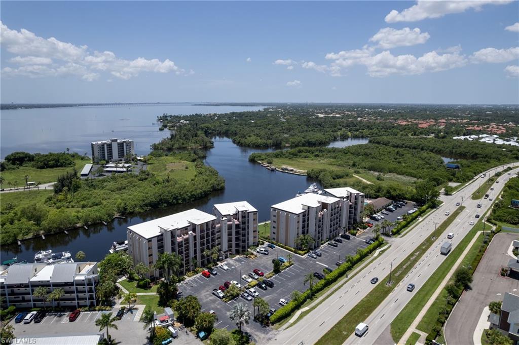 PARKWAY CONDO - Residential