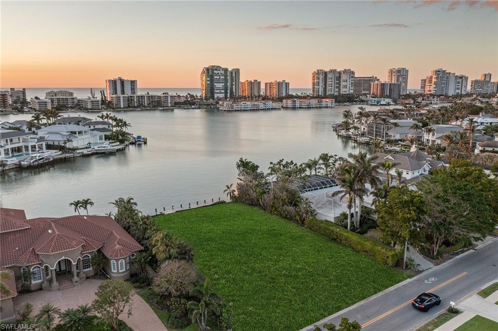 MOORINGS - Residential