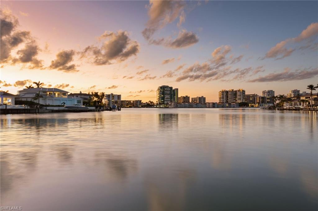 MOORINGS - Residential