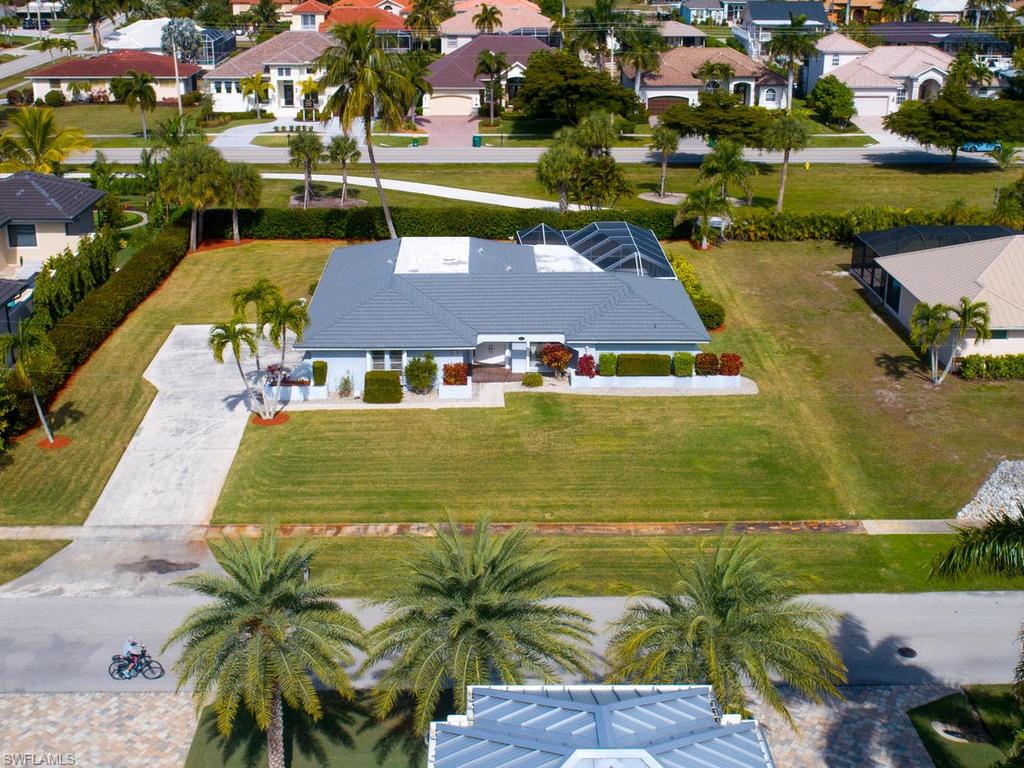 MARCO BEACH - Residential