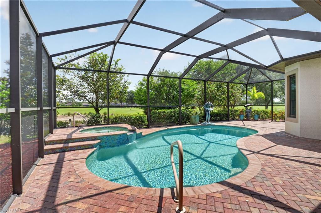 COUNTRY CLUB - Residential