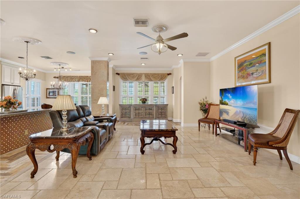 COUNTRY CLUB - Residential