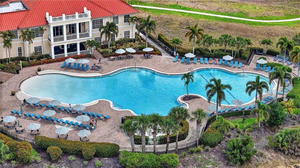 COUNTRY CLUB - Residential