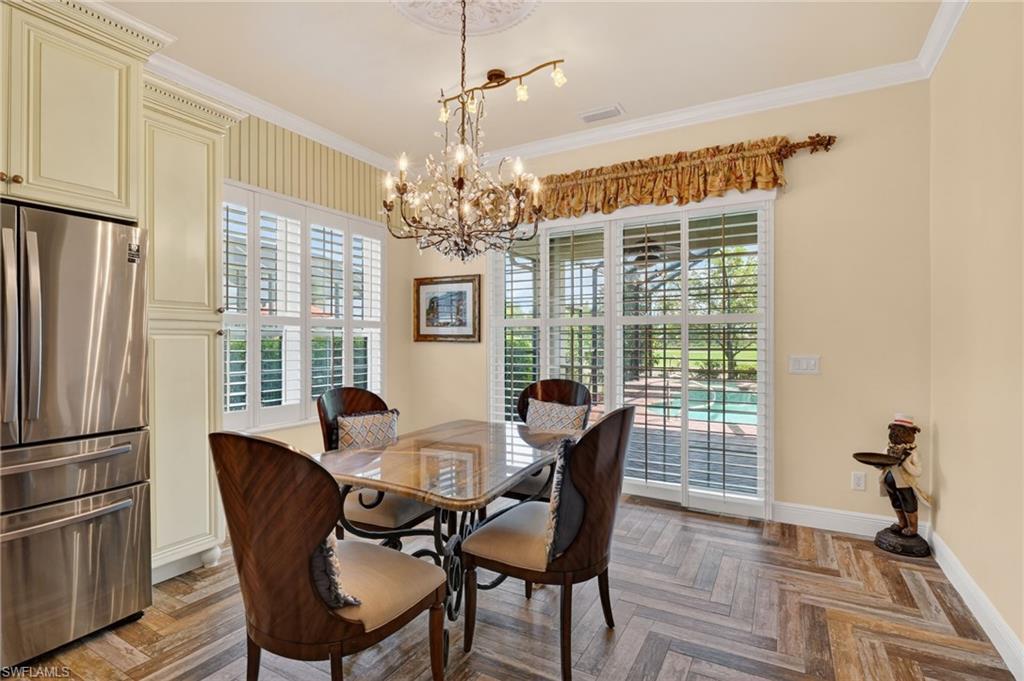 COUNTRY CLUB - Residential