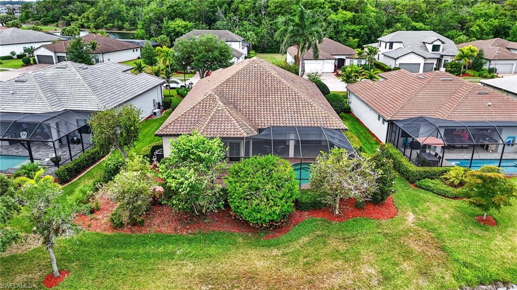 COUNTRY CLUB - Residential