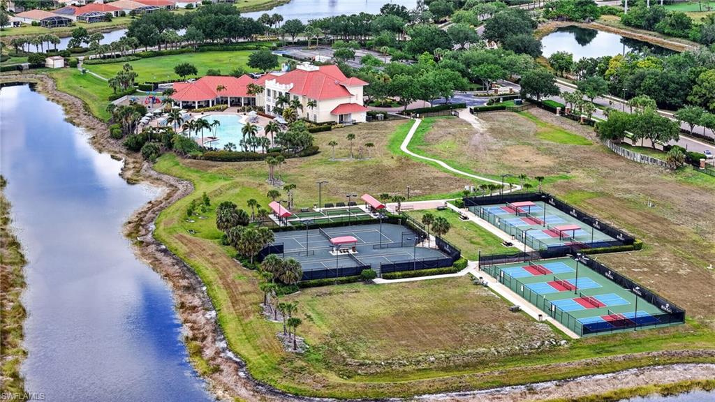 COUNTRY CLUB - Residential