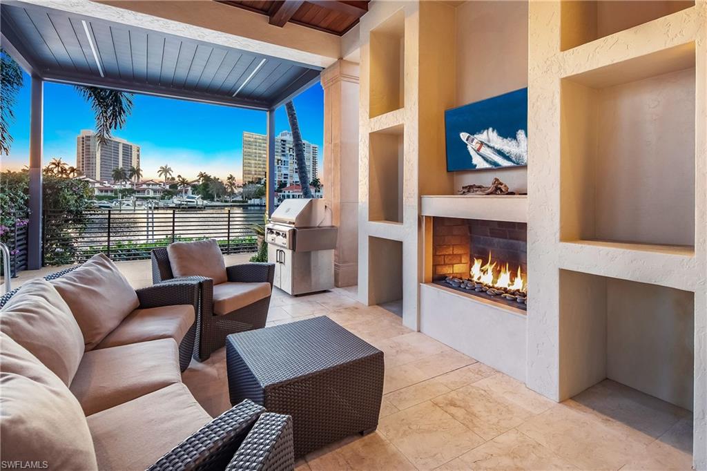 PARK SHORE - Residential