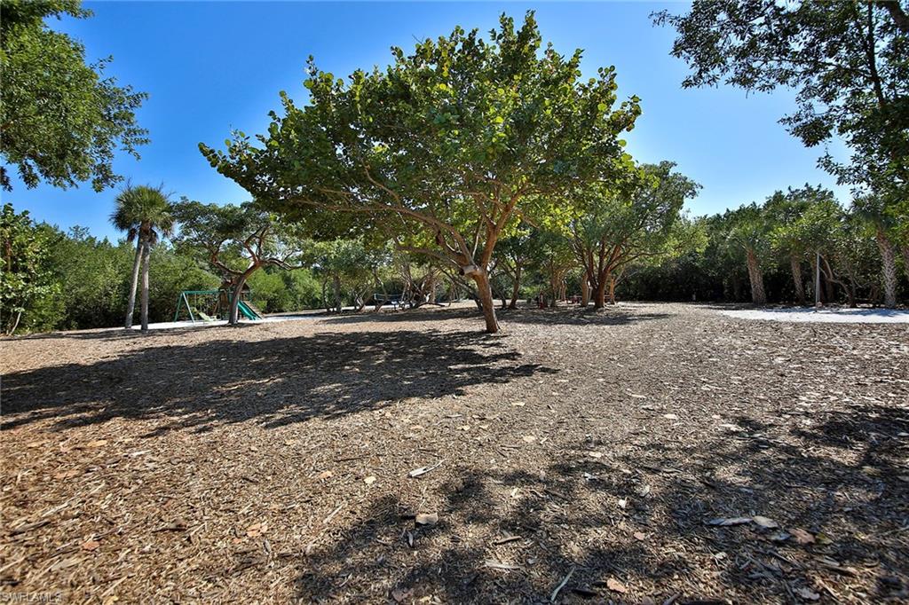 HIDEAWAY BEACH - Land