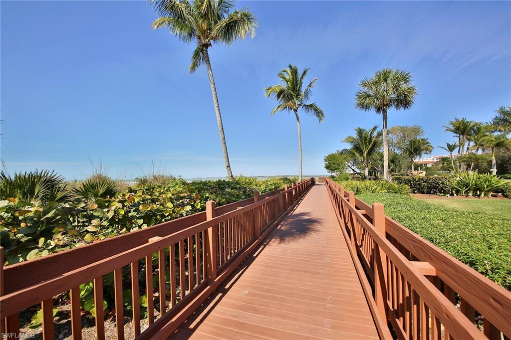 HIDEAWAY BEACH - Land