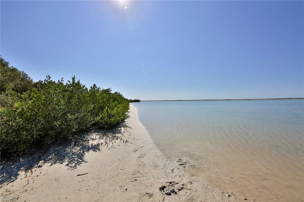 HIDEAWAY BEACH - Land