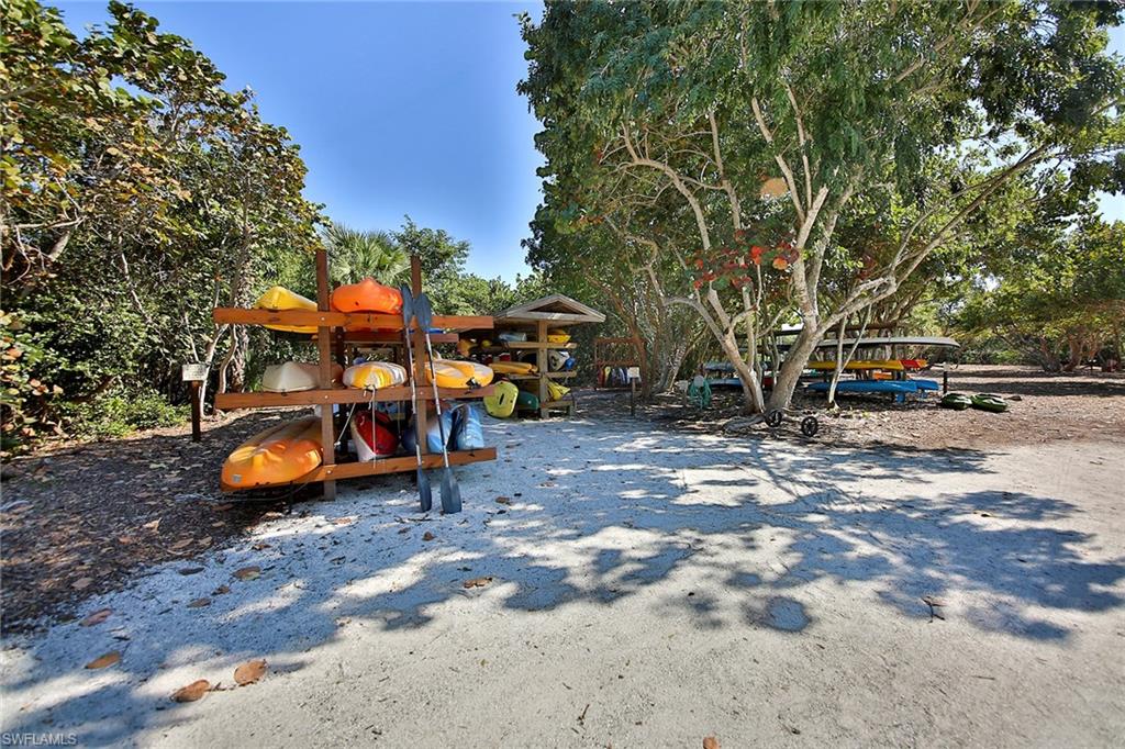 HIDEAWAY BEACH - Land