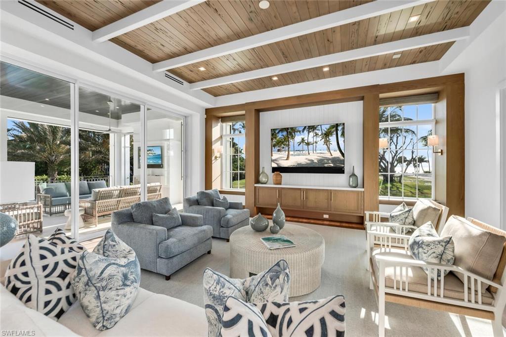 AQUALANE SHORES - Residential