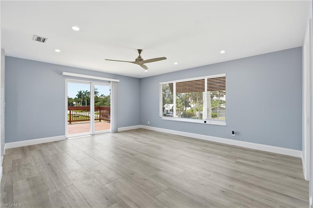 IMPERIAL SHORES - Residential