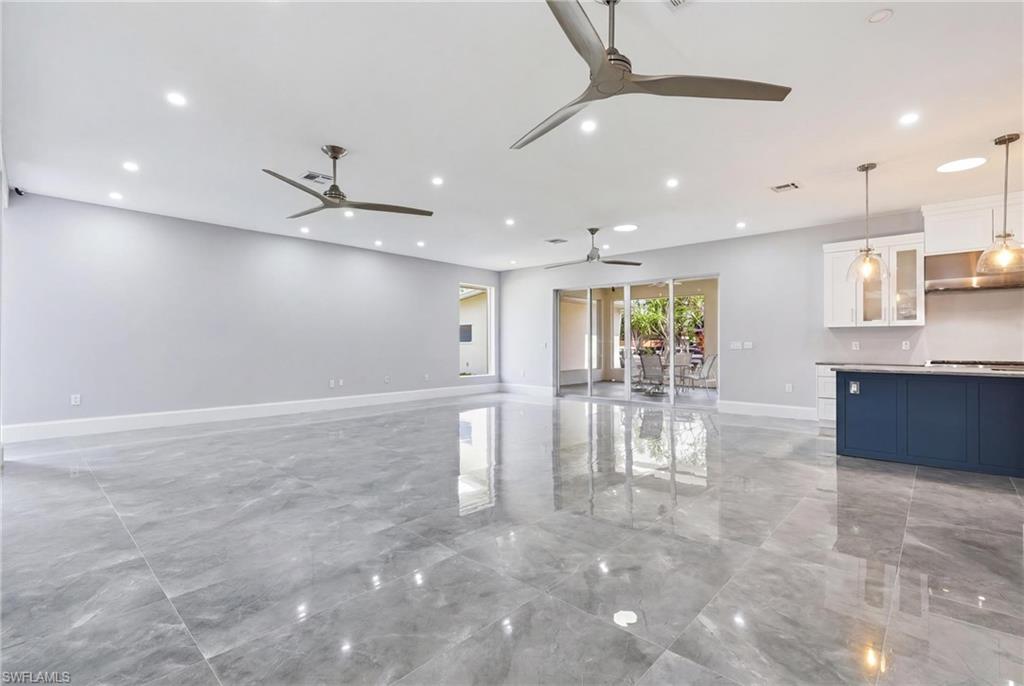 IMPERIAL SHORES - Residential