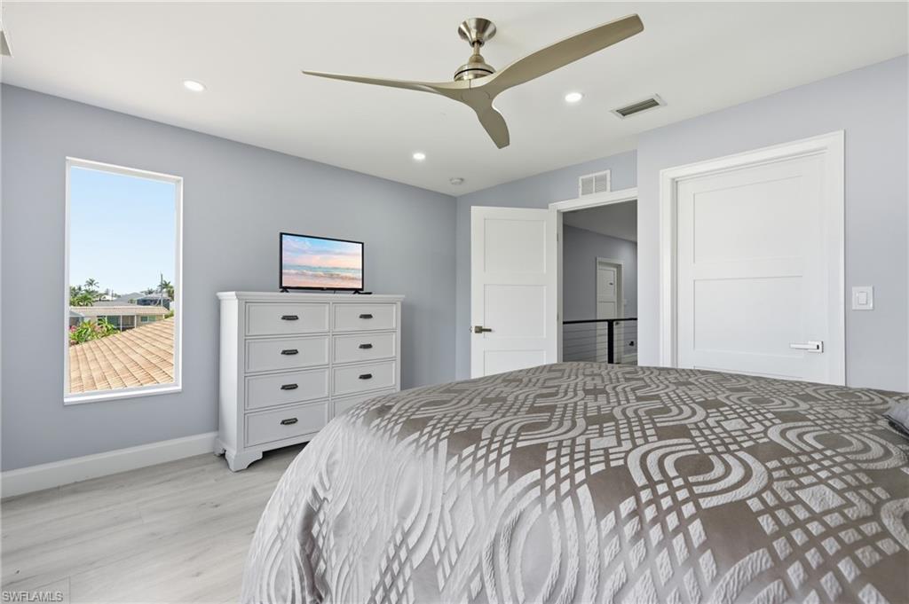 IMPERIAL SHORES - Residential