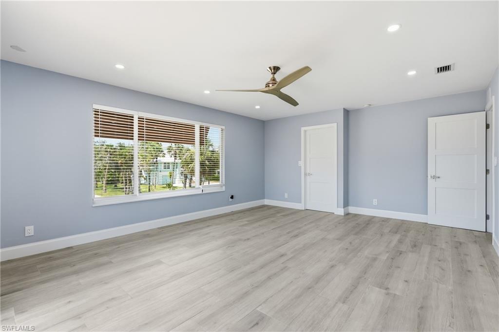 IMPERIAL SHORES - Residential