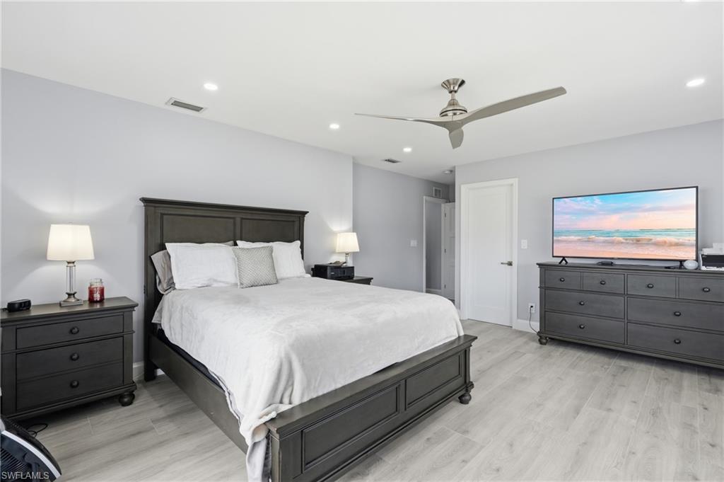 IMPERIAL SHORES - Residential