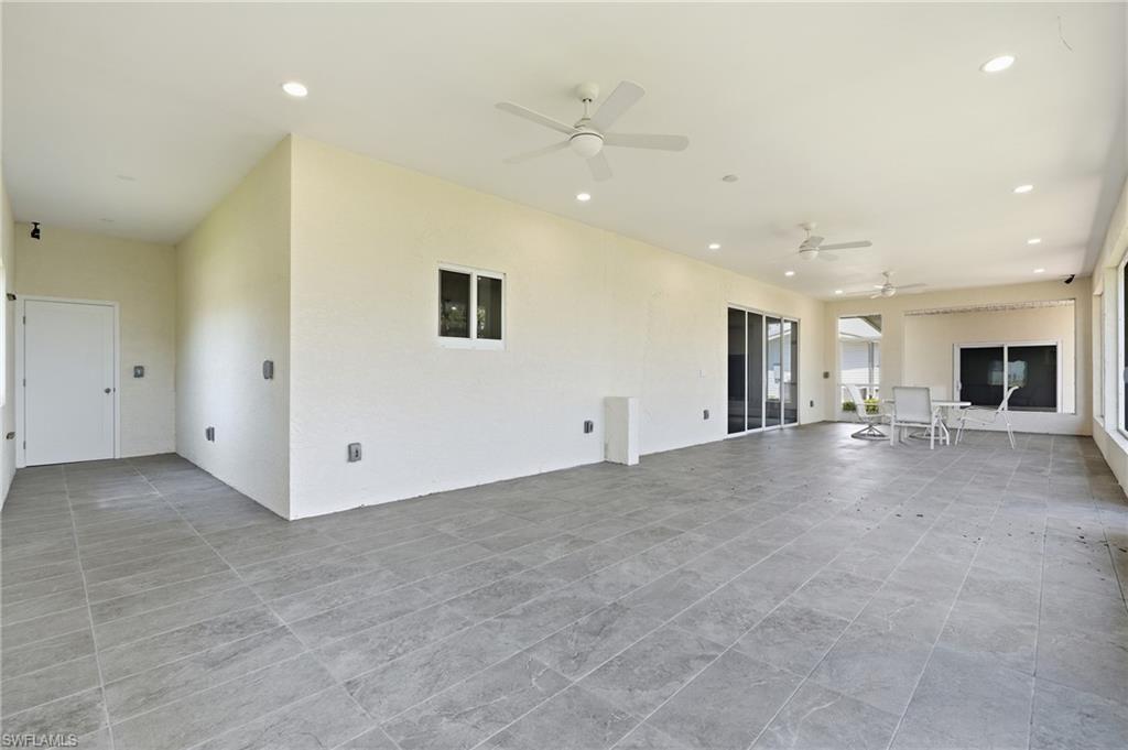 IMPERIAL SHORES - Residential