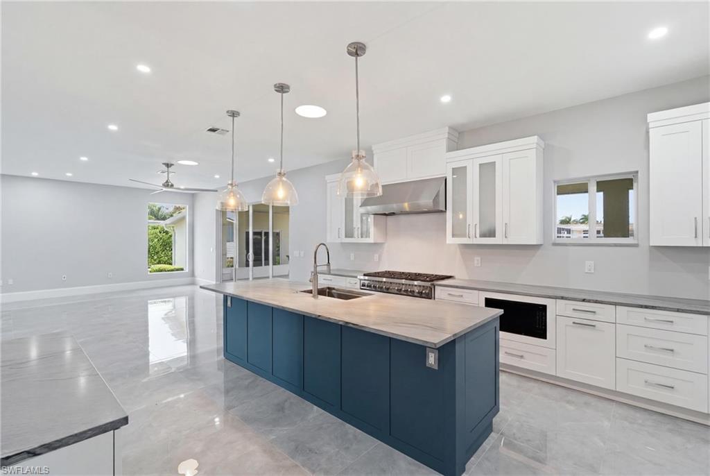 IMPERIAL SHORES - Residential