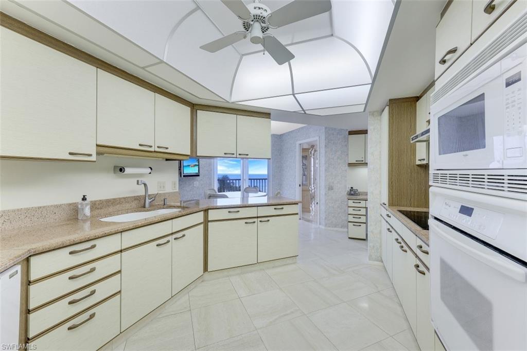 MONACO BEACH CLUB - Residential
